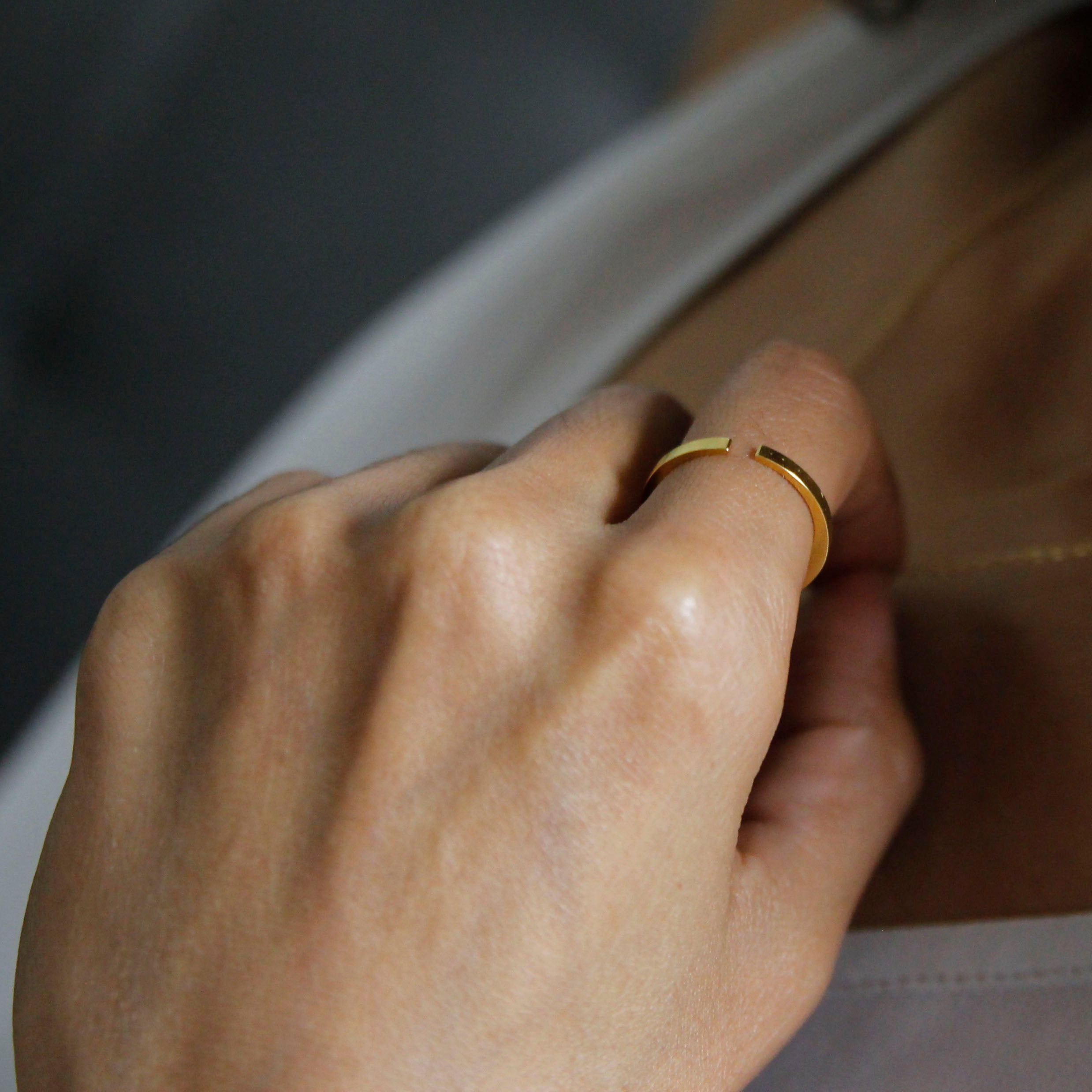 Depth Lune Ring